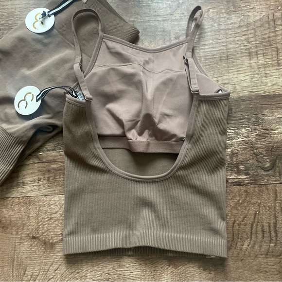 STACCI athletics Thalia contour shorts and top set - Picture 4 of 5